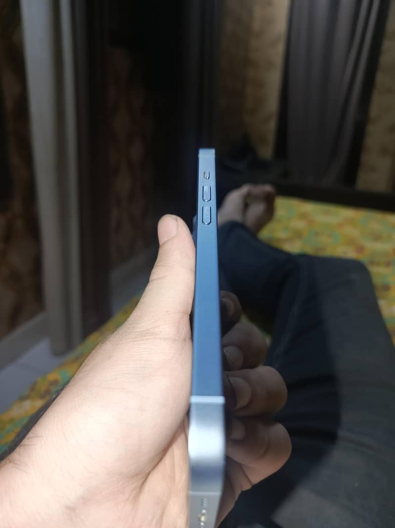 Apple iPhone 14 3