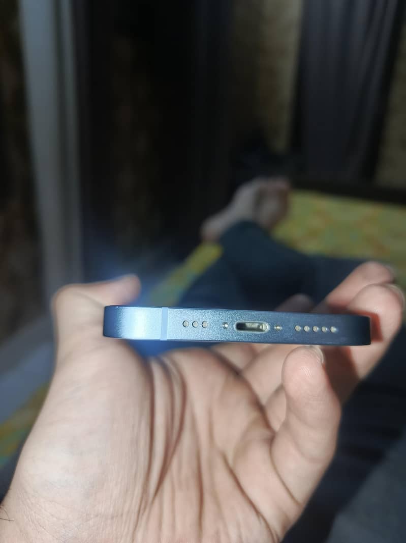 Apple iPhone 14 4