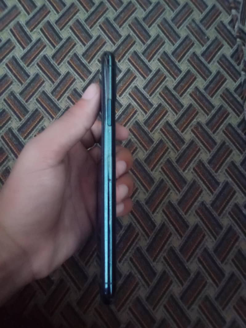 Apple iPhone 11 Pro Max 2