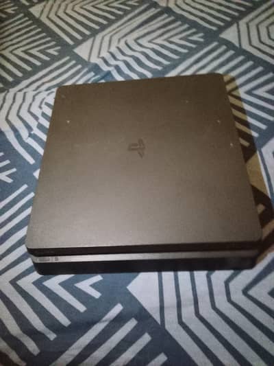 Playstation 4 ( slightly used ) 70,000PKR