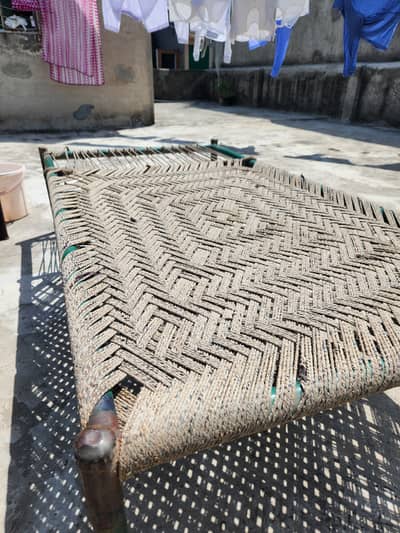 خود تیارکی چارعدد موٹی گیج کی چارپائیاں