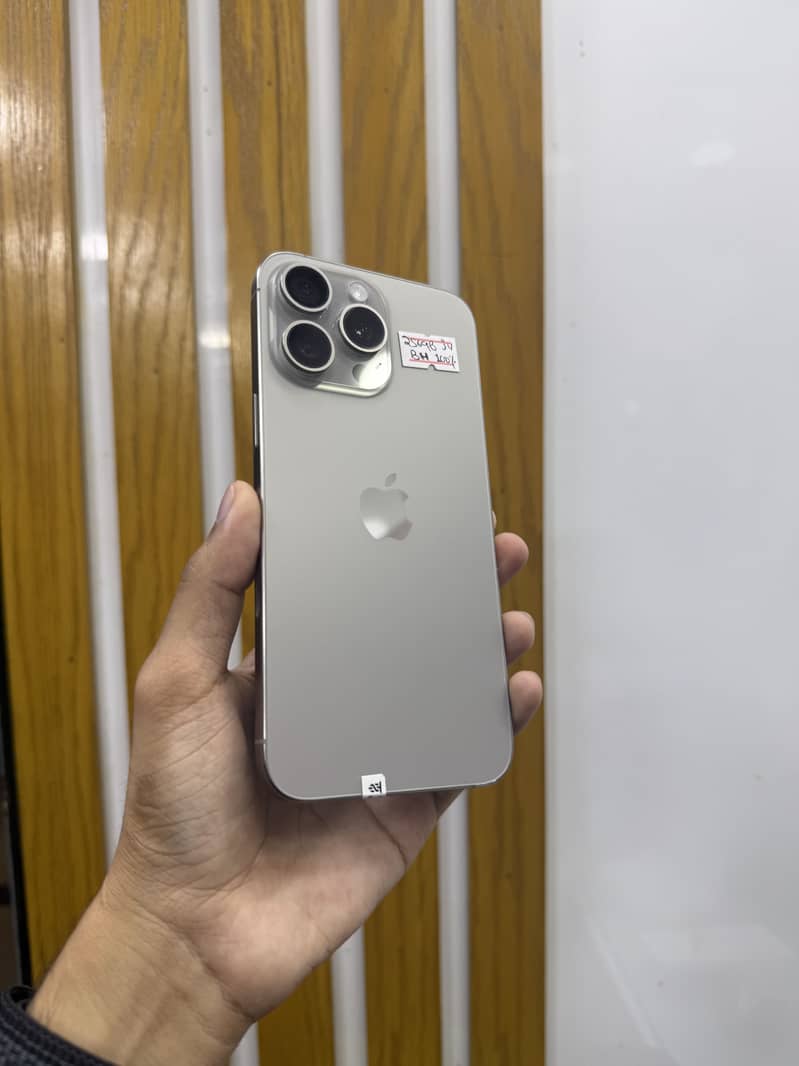 Apple iPhone 15 Pro Max 0