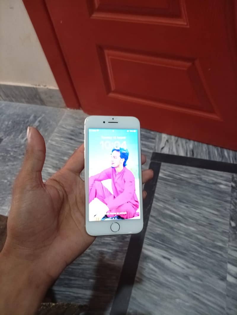 Apple iPhone 8 1