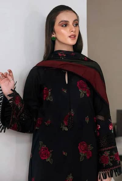 Black floral Embroidered kurta with chiffon scarf