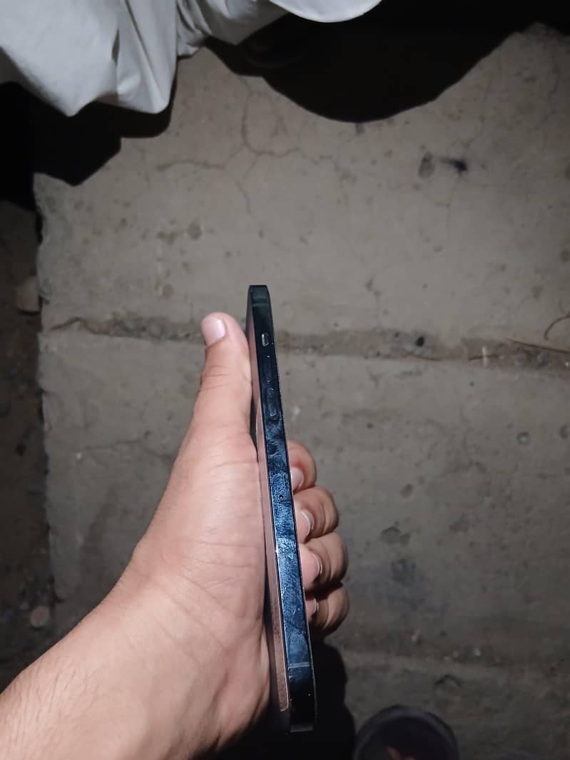 iphone 12 pro max 2
