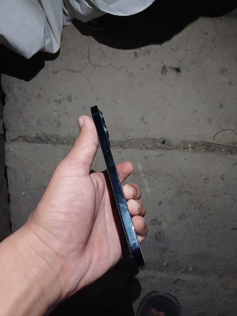 iphone 12 pro max 3