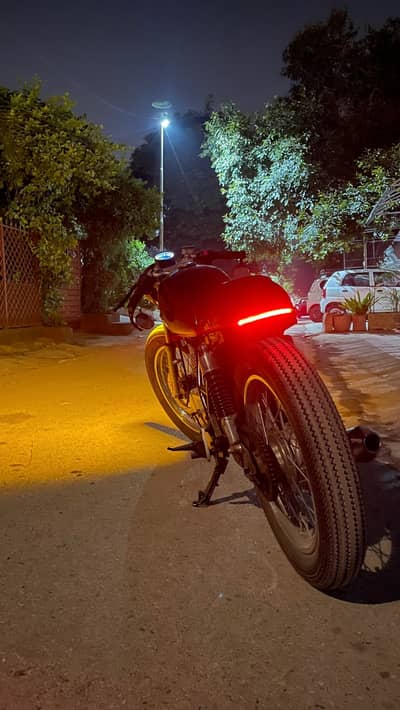 Cafe Racer - Suzuki GS150 Modified (2014)
