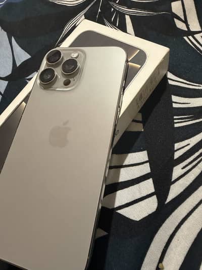 Apple iPhone 16 Pro Max