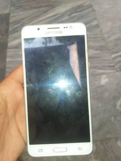 Samsung Mobile J5