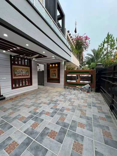 10 Marla House Available For Sale In Hussain Block Sector C Bahria Town Lahore