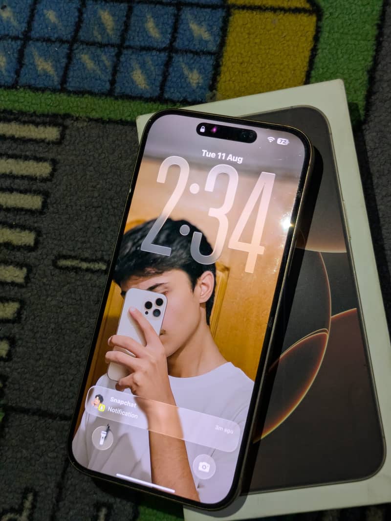 Apple iPhone 16 Pro Max 0