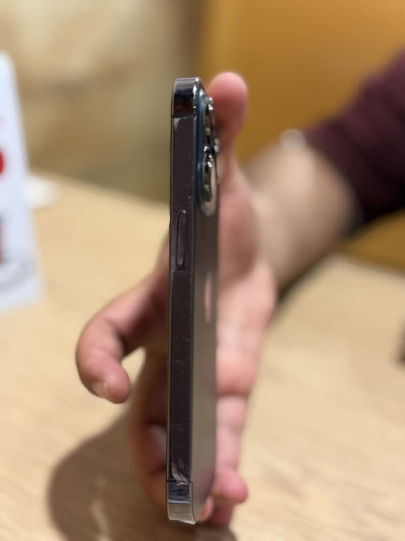 Apple iPhone 14 Pro 0
