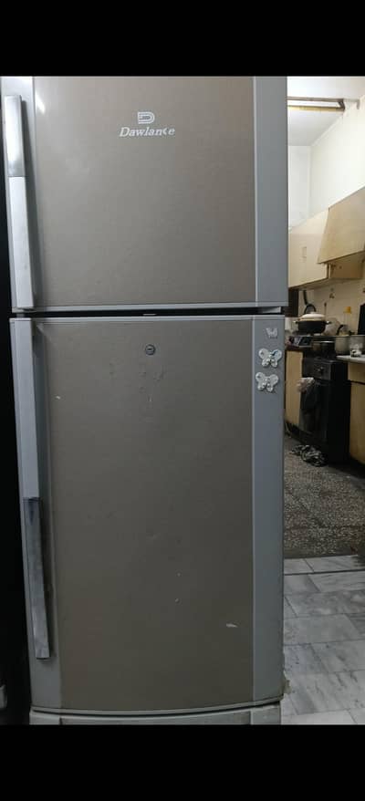 DAWLANCE FRIDGE WORKIBG PERFECTLY FUNE ANF IN EXCELLENT CONDITION