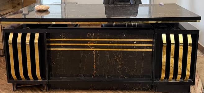 Boss Luxury Table