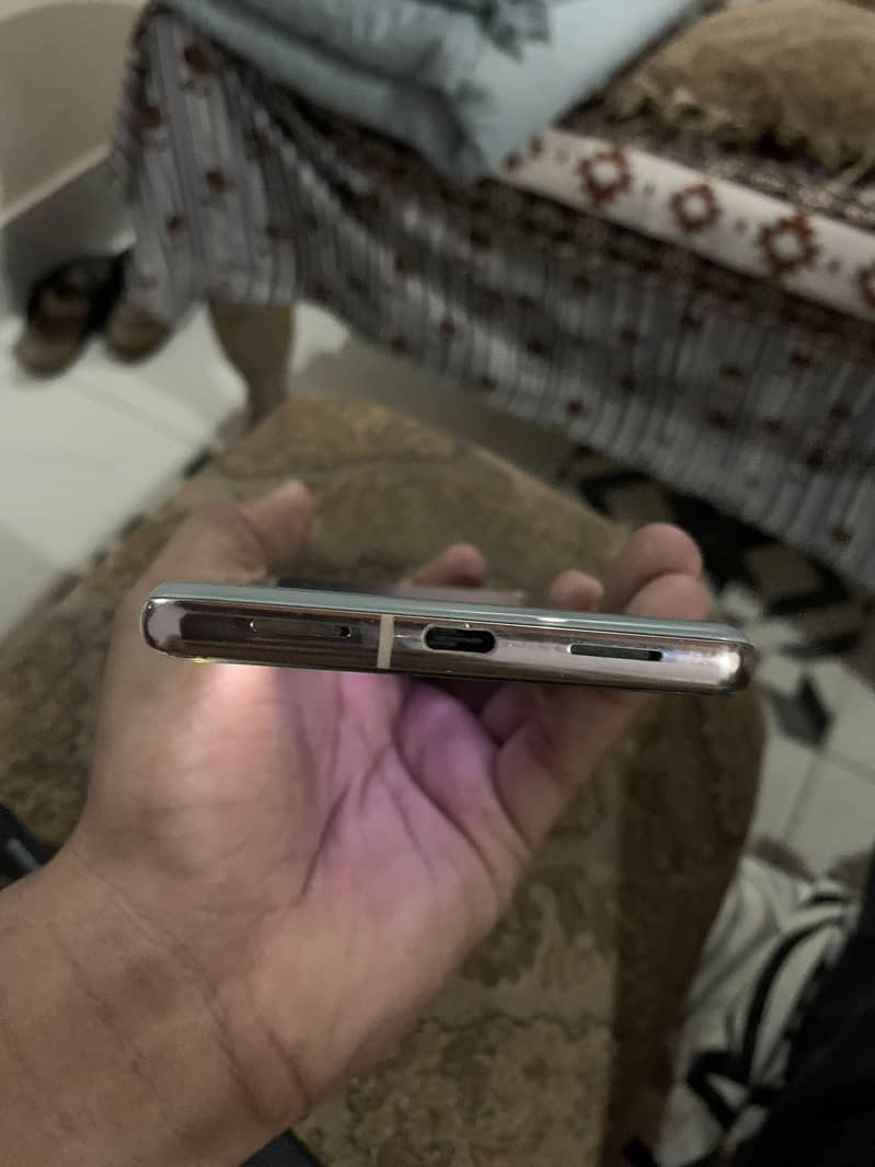 Google Pixel 7 Pro 10