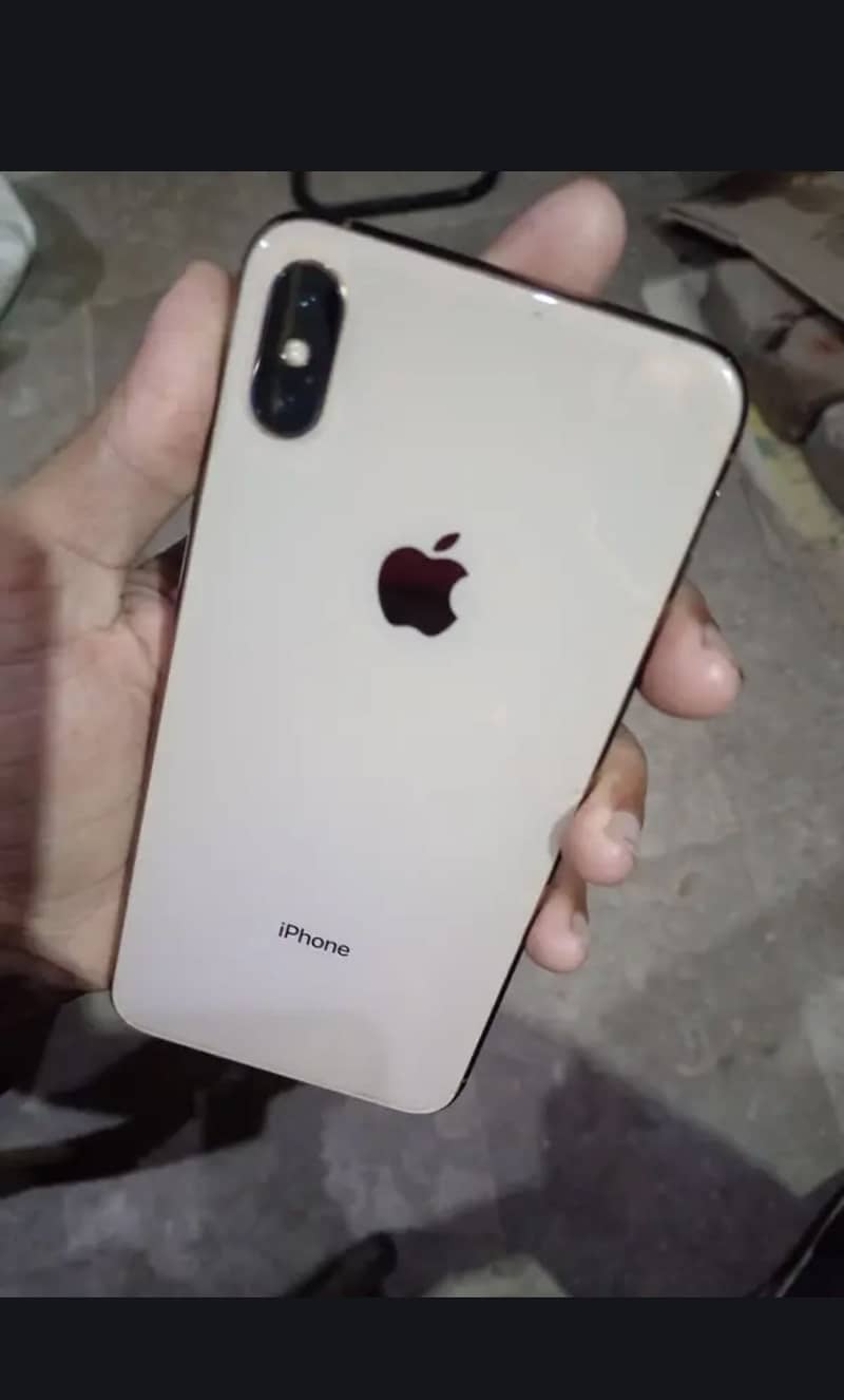 Apple iPhone XS Max 3