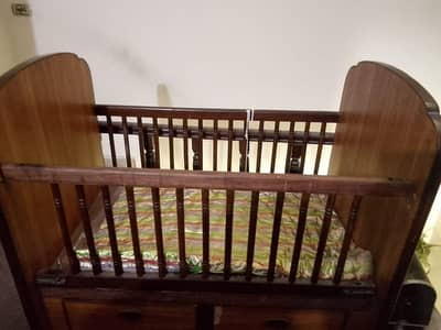 baby cot