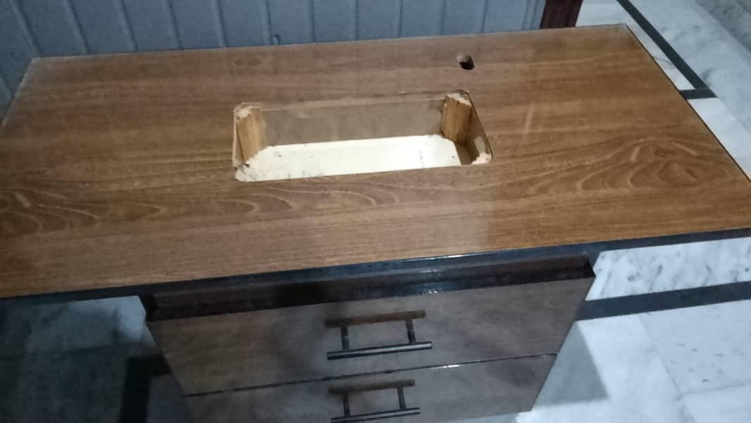 Salai machine & table 3