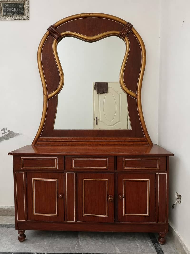 Dressing Table 0