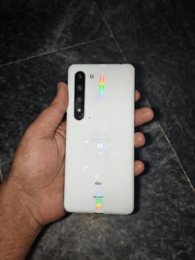 Sharp Aquos R5G