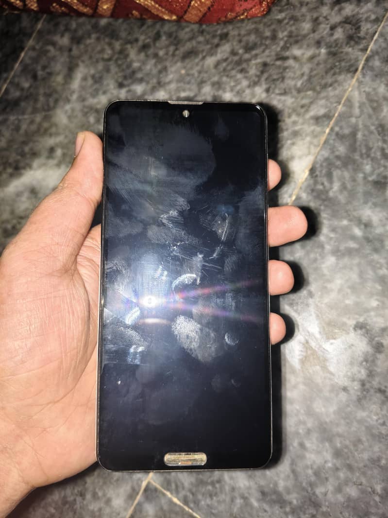 Sharp Aquos R5G 1
