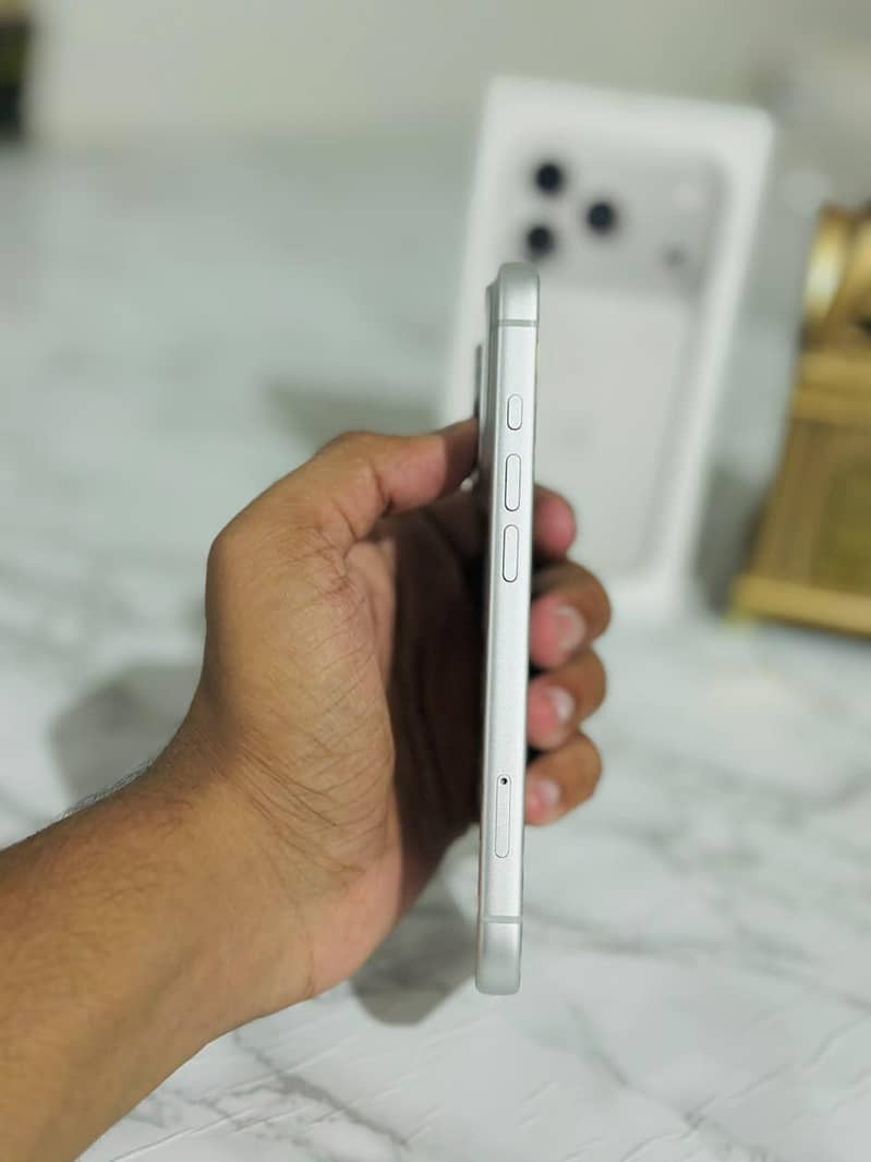 Apple iPhone 17 Pro 2