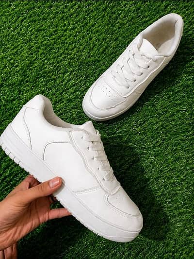 Premium White Sneakers – Size 40/41 – Brand New – SZ House