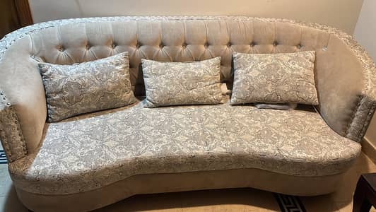 5 seater sofa set in good condition.