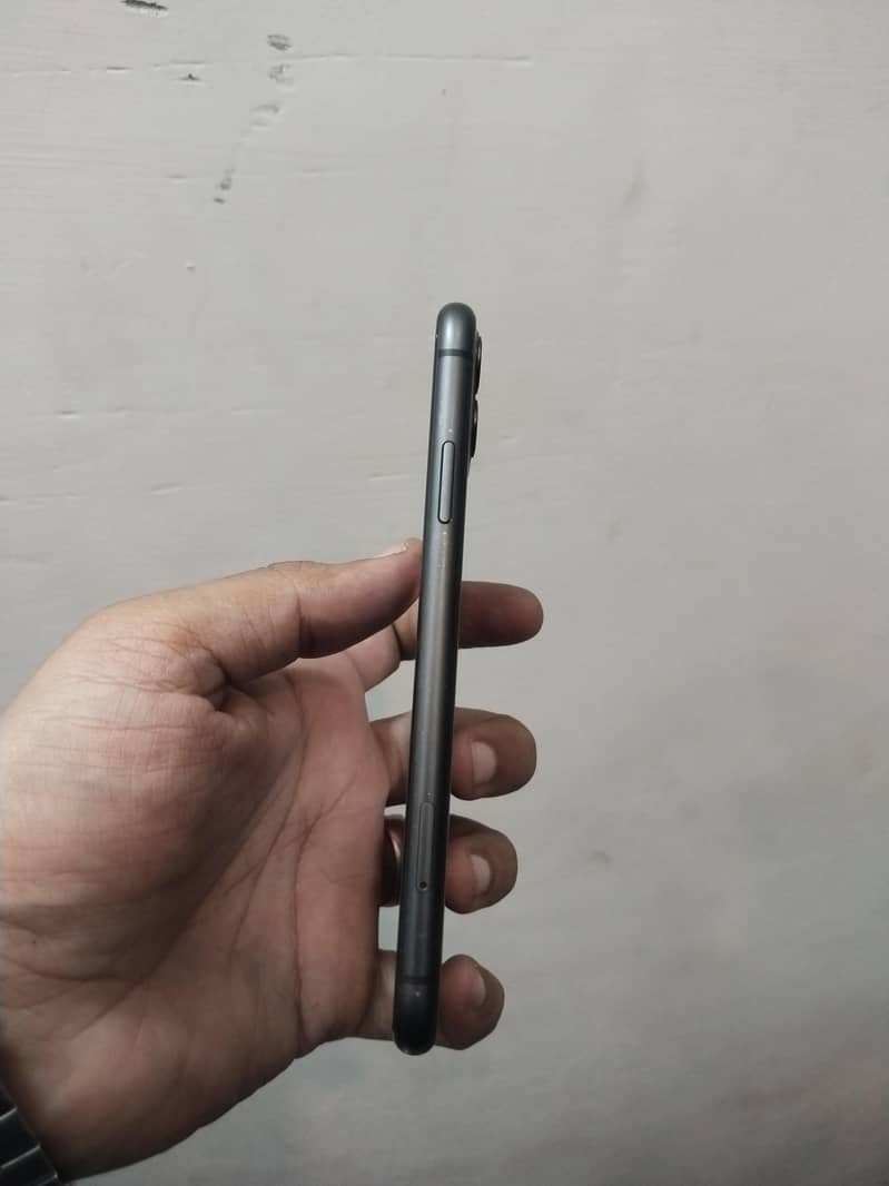 Apple iPhone 11 2