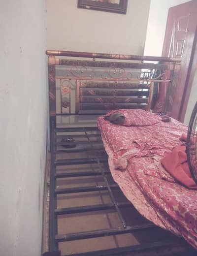 King Size Iron bed without foam