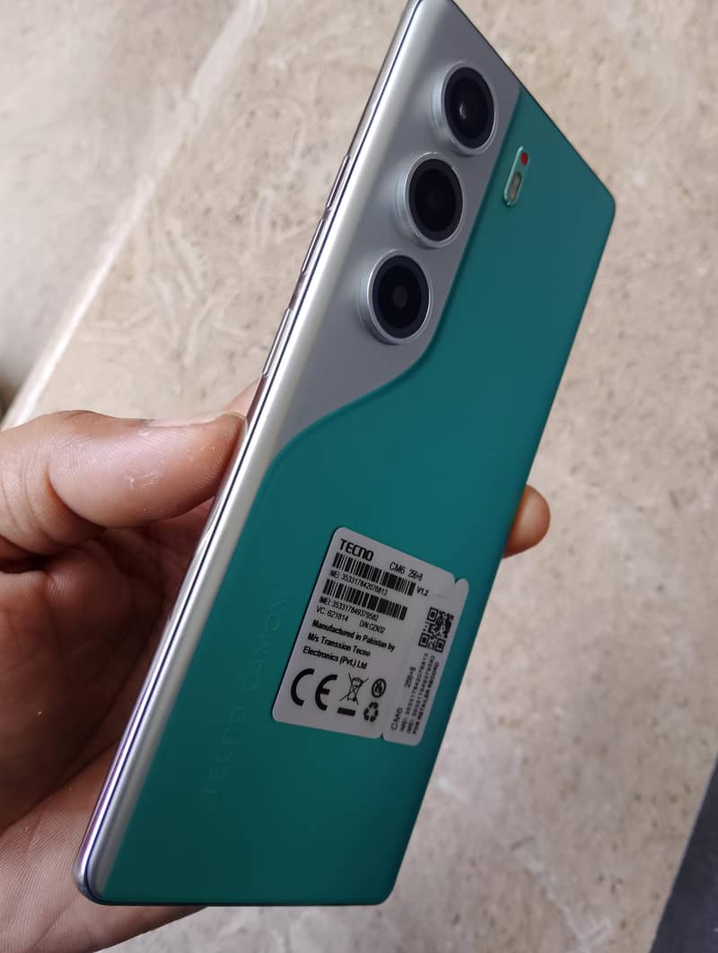 Tecno CAMON 40 Pro 1