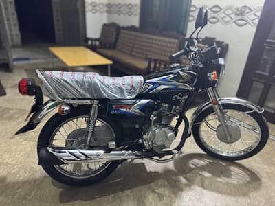 bilkul new hai tanki tapon par wrape hua hai