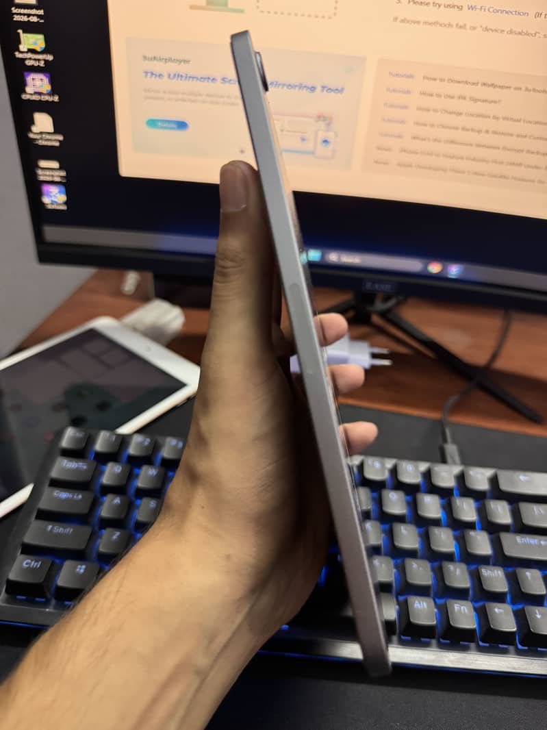 Ipad mini 7 in pristine condition 5