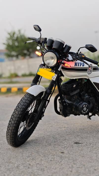 High speed infinity 150 cafe racer