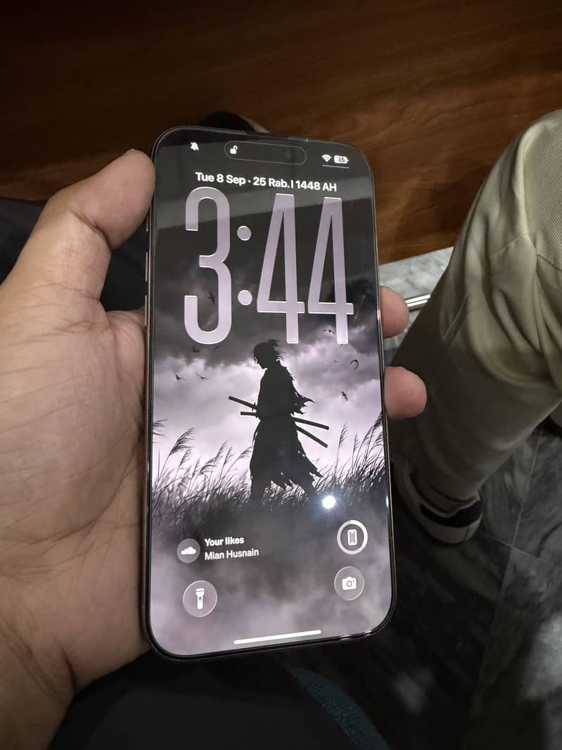 Apple iPhone 16 Pro Max 3