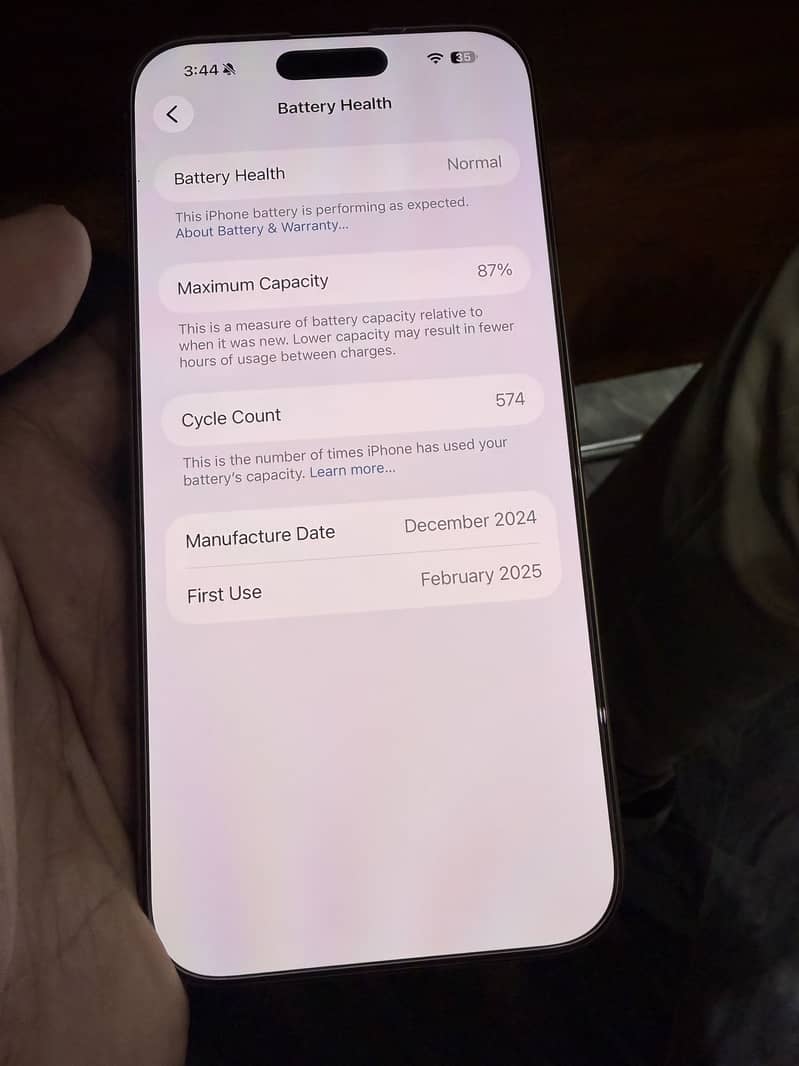 Apple iPhone 16 Pro Max 4