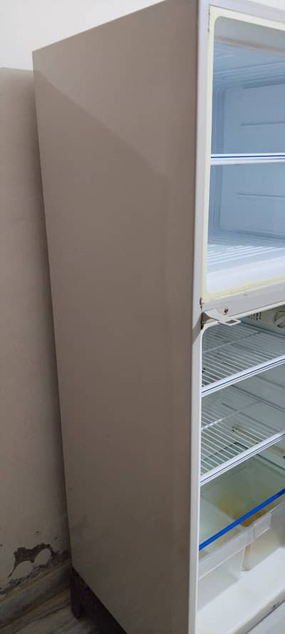 Dawalance fridge with Geniune Compressor & Geniuine Gas No open Repair