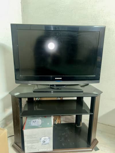 32 Inch LCD TV with Premium Wooden TV Console | Excellent Condition