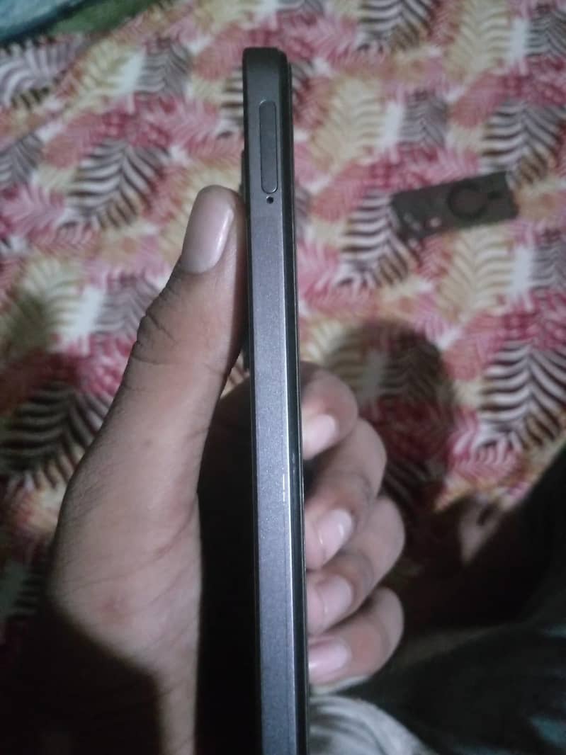 Realme C75 1