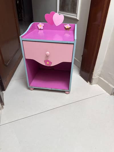 kids side table / dresser