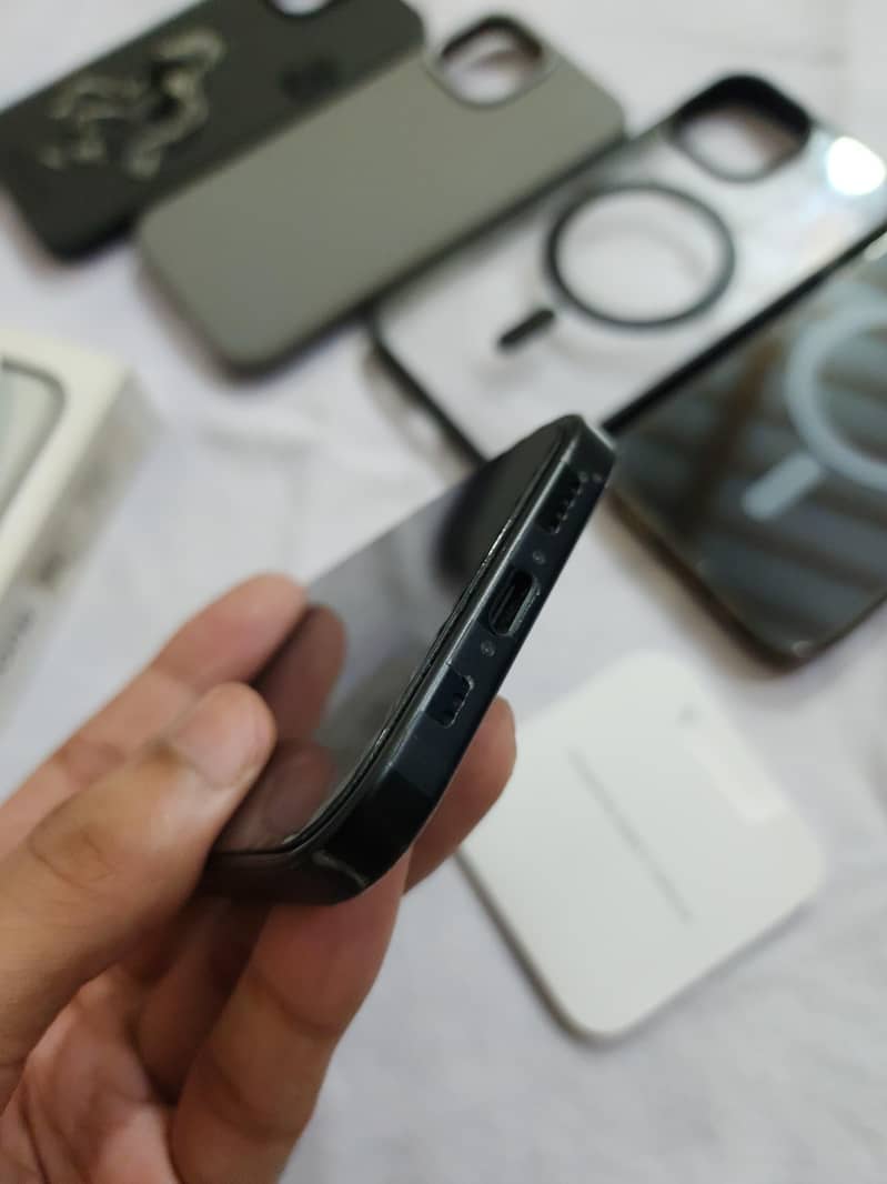 Apple iPhone 15 9
