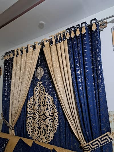 curtain new condition