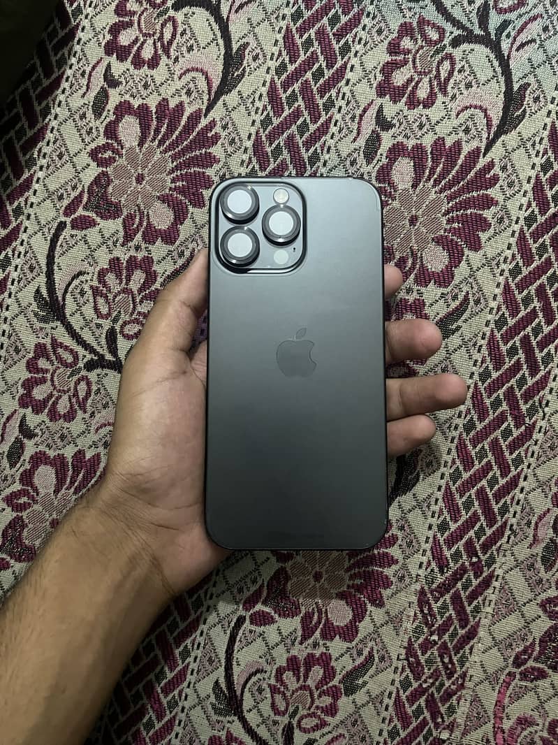 Apple iPhone 16 Pro Max 0