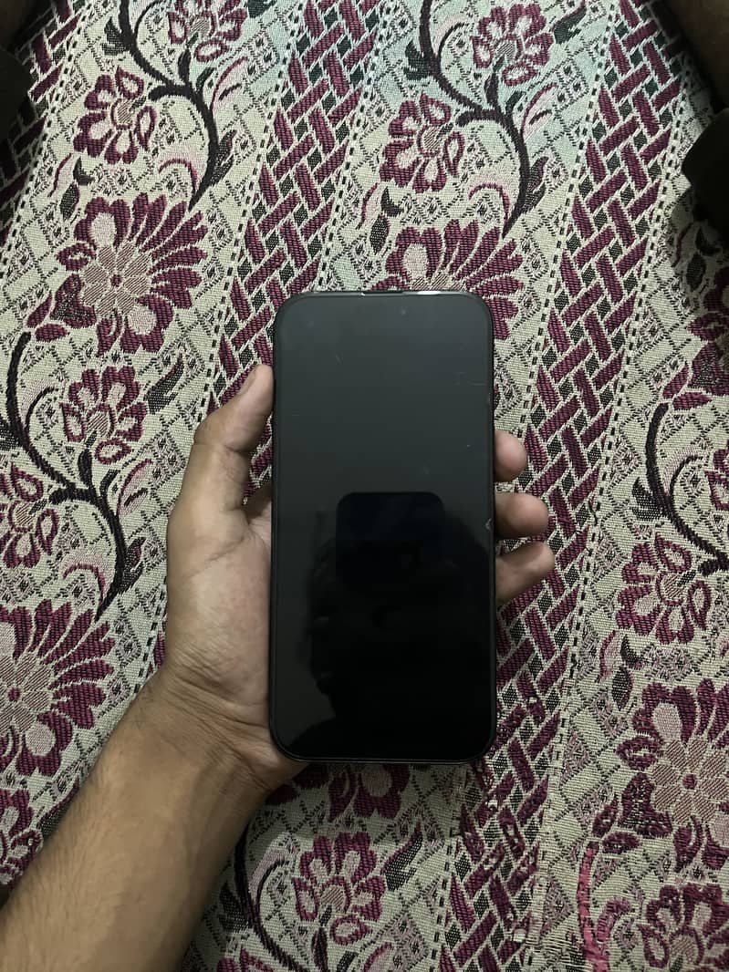 Apple iPhone 16 Pro Max 4