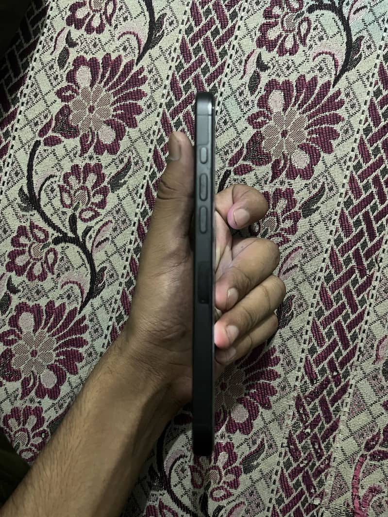 Apple iPhone 16 Pro Max 6