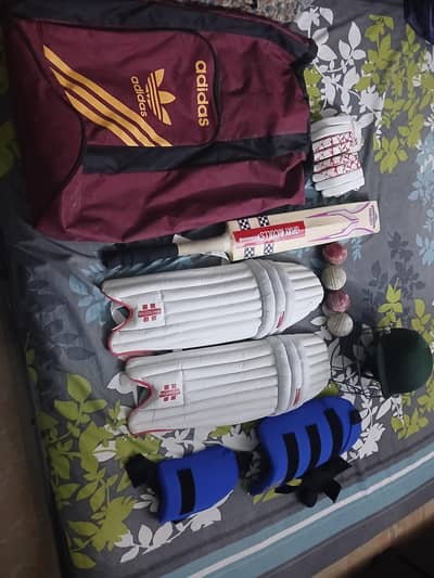 cricket kit 8/10 condition