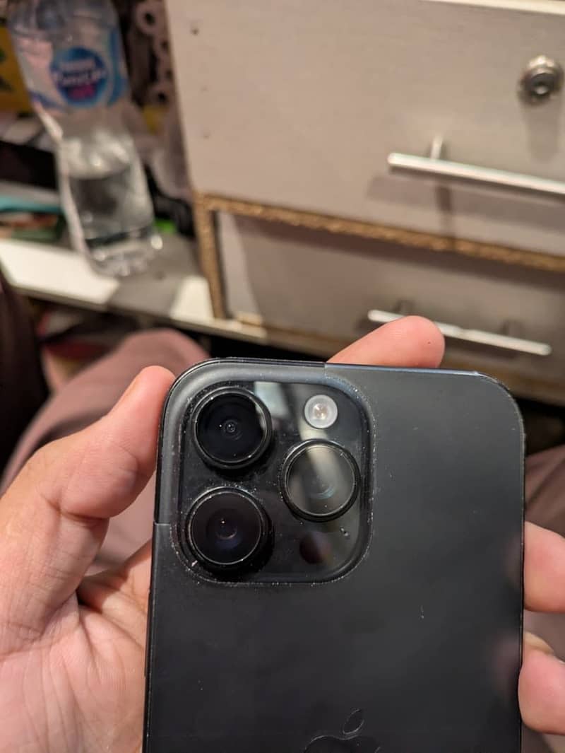 Apple iPhone 16 Pro Max 3