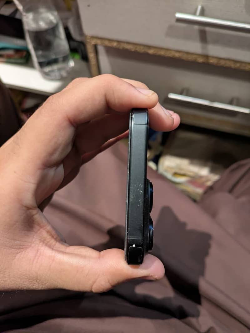 Apple iPhone 16 Pro Max 6