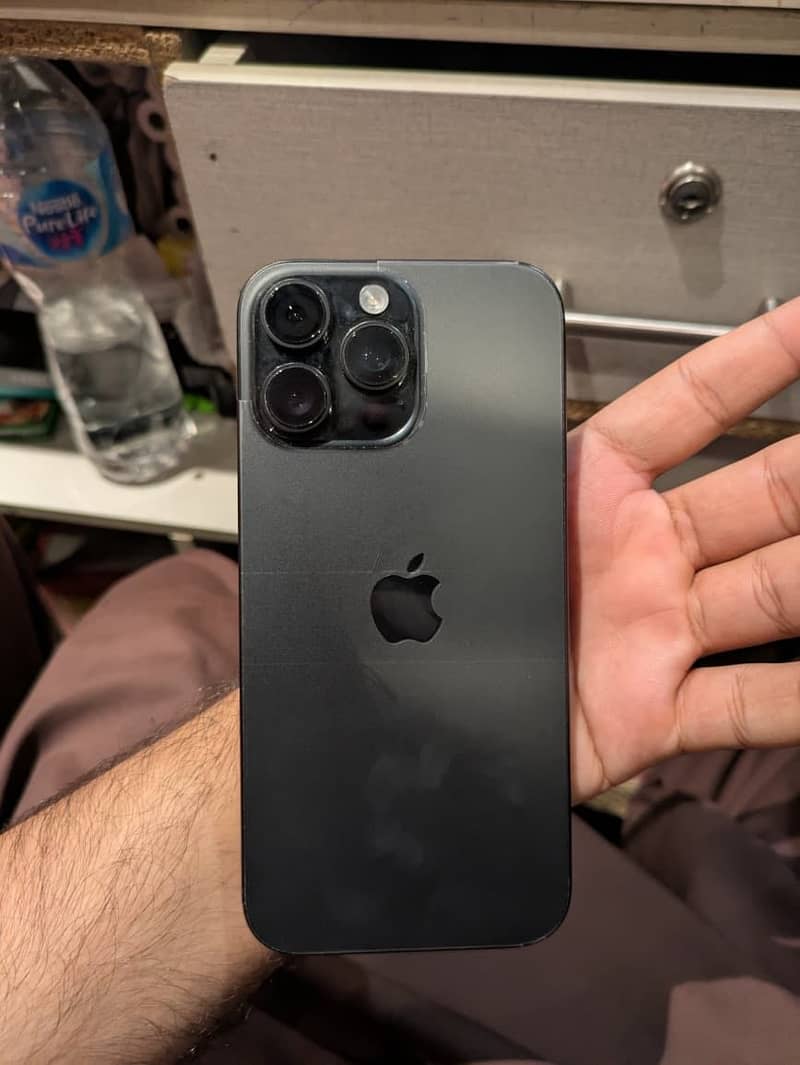 Apple iPhone 16 Pro Max 7