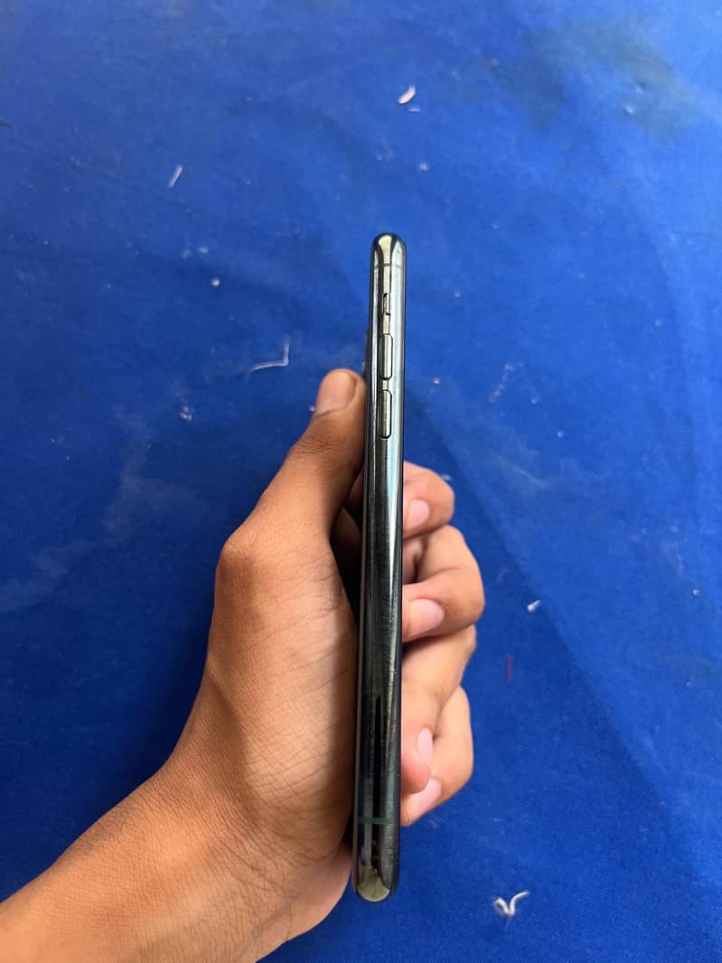 Apple iPhone 11 Pro 3